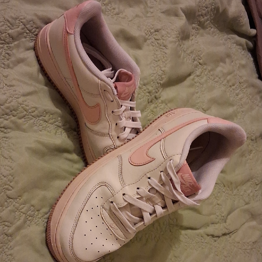 Nike Women's Pink and White Sneakers